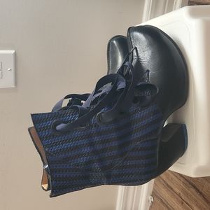 Size 8.5 Fluevogs